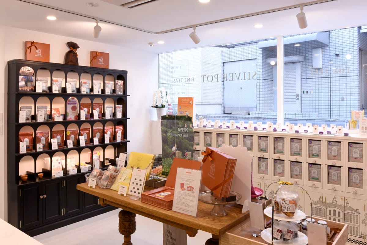 紅茶専門店SILVER POT店舗什器 | THE PENNY WISE Antique ザ