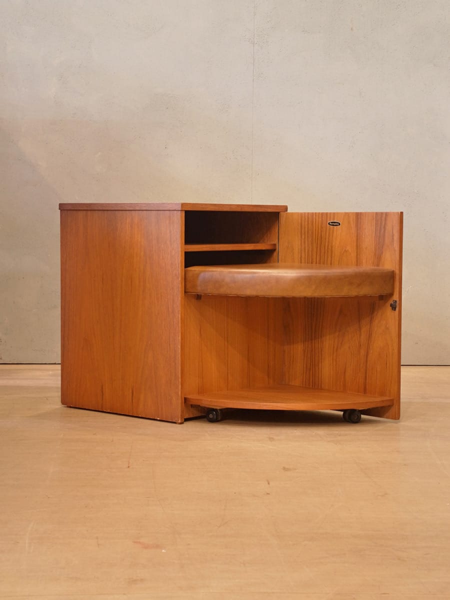 チークカップボード/シート | THE PENNY WISE Antique ザ チークカップボード/シート | THE PENNY WISE Antique ザ