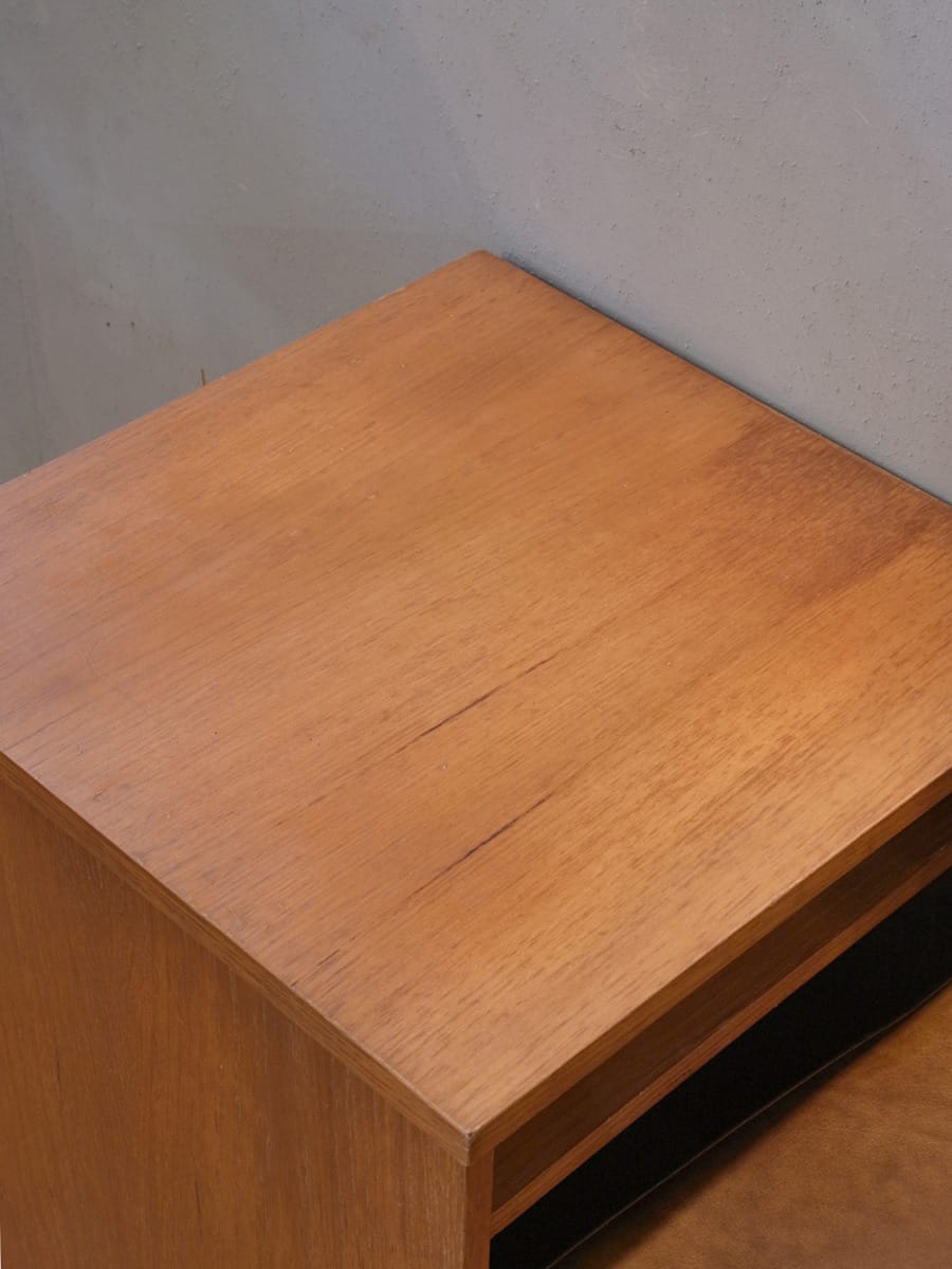 ハンドメイド　カップボード３段ワイドタイプ　（ダークチーク色） antique-kv266-2.jpg