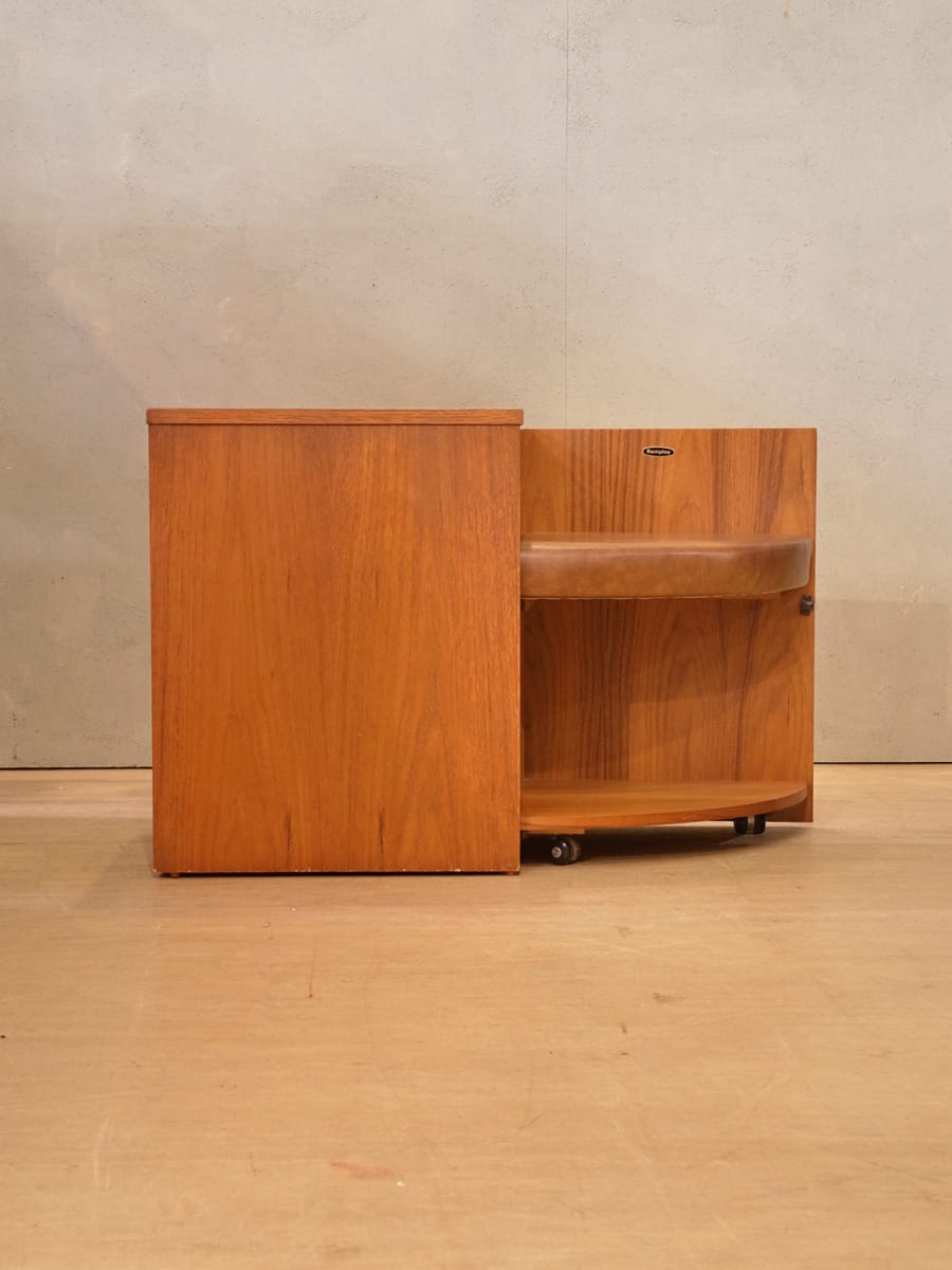 ハンドメイド　カップボード３段タイプ　（チーク色） antique-kv266-2.jpg